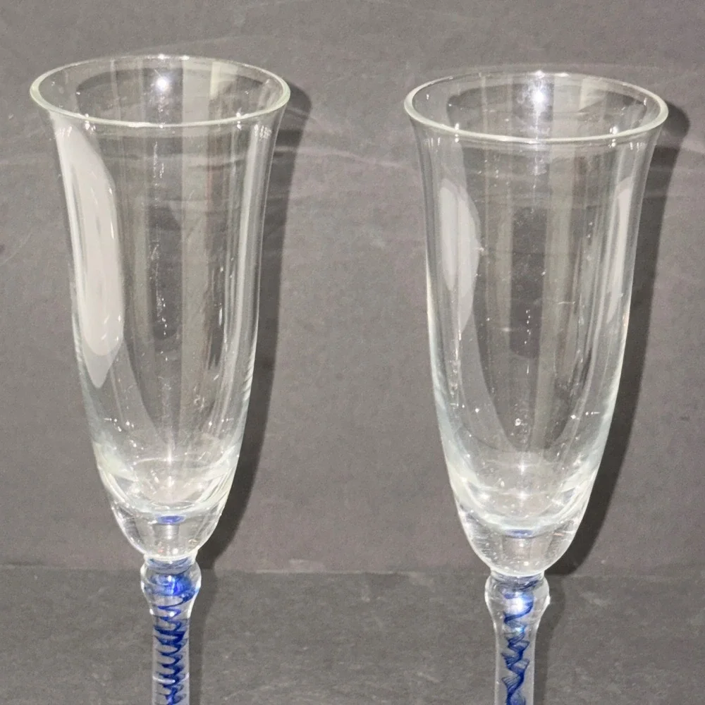 Unbranded champagne flutes